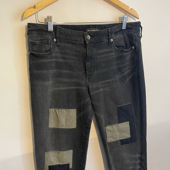Abercrombie and Fitch Denim Jeans Super Skinny Black Patchwork Distressed 31x30 - Picture 2 of 7
